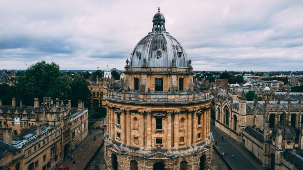 Undergraduate Ellison Scholars Programme at the University of Oxford
